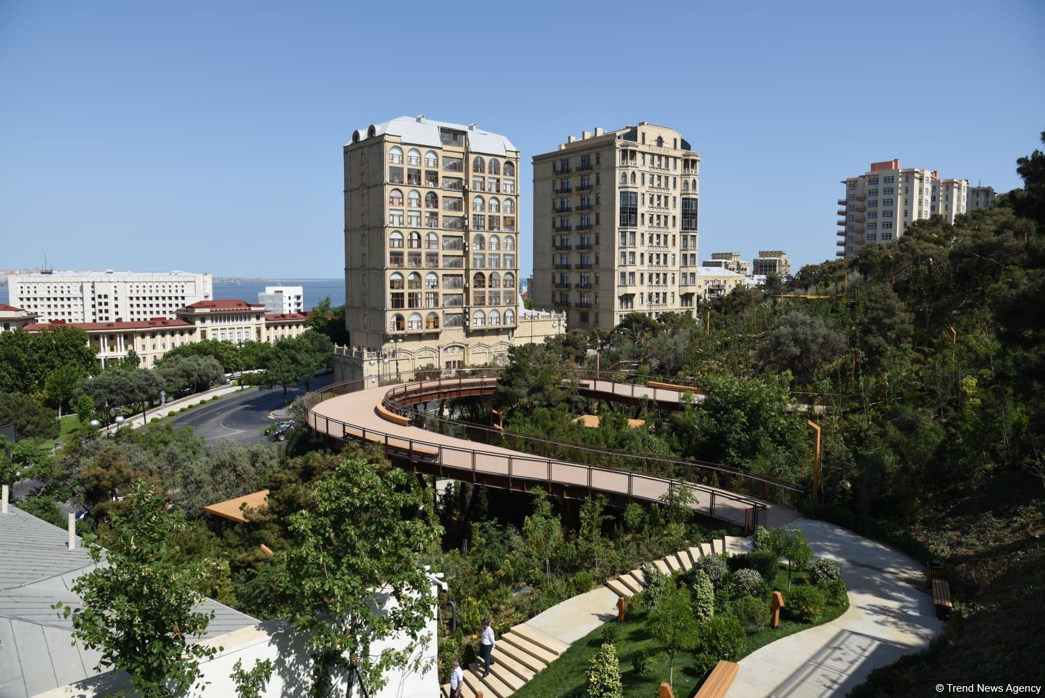 Baku residents thank President Ilham Aliyev for opening of new "Chambarakand" park (PHOTO/VIDEO)