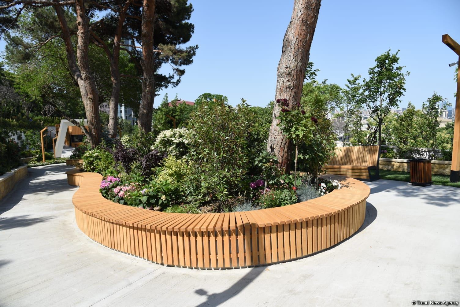 Baku residents thank President Ilham Aliyev for opening of new "Chambarakand" park (PHOTO/VIDEO)