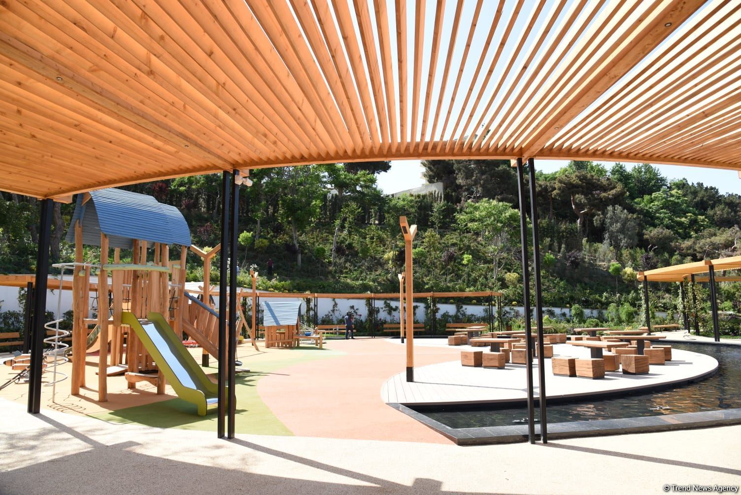 Baku residents thank President Ilham Aliyev for opening of new "Chambarakand" park (PHOTO/VIDEO)