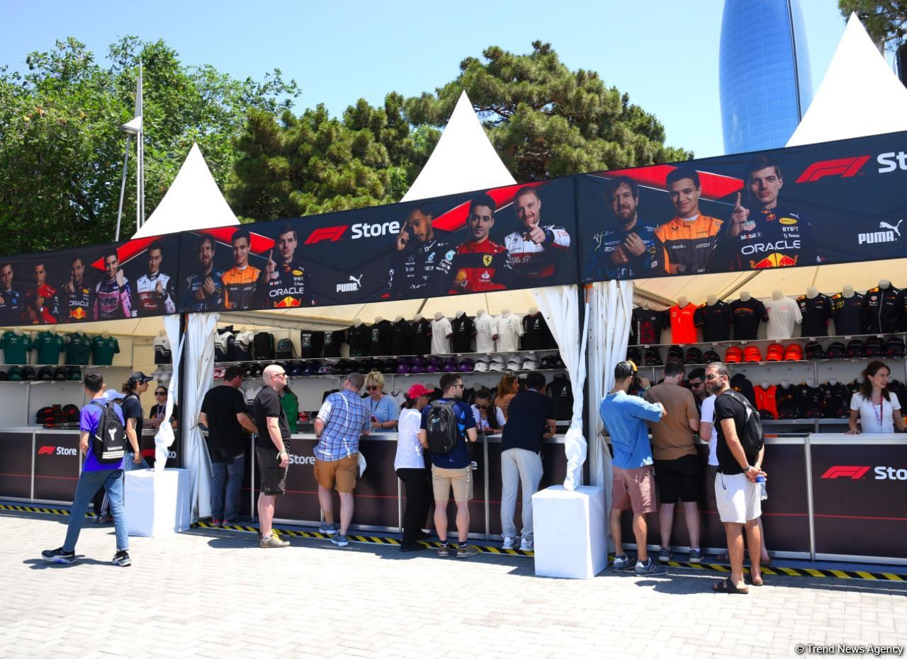 Formula 2 training session starts as part of Formula 1 Azerbaijan Grand Prix (PHOTO)