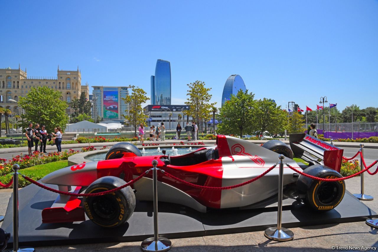 Formula 2 training session starts as part of Formula 1 Azerbaijan Grand Prix (PHOTO)