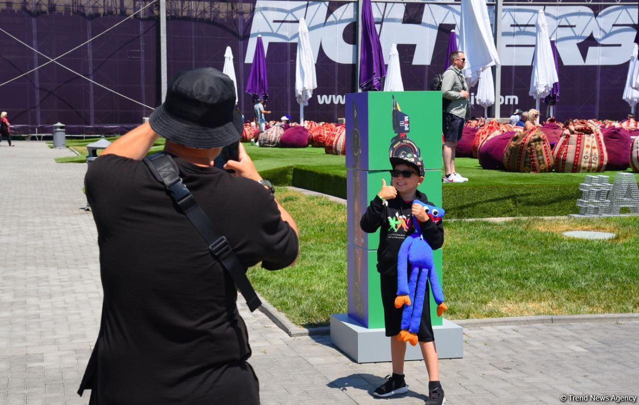 Formula 2 training session starts as part of Formula 1 Azerbaijan Grand Prix (PHOTO)