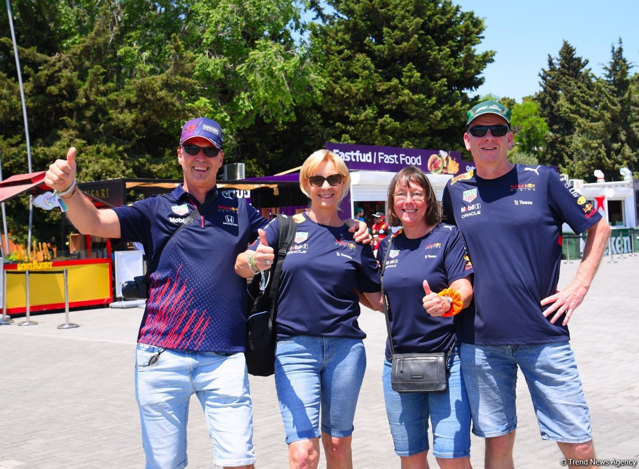 Formula 2 training session starts as part of Formula 1 Azerbaijan Grand Prix (PHOTO)