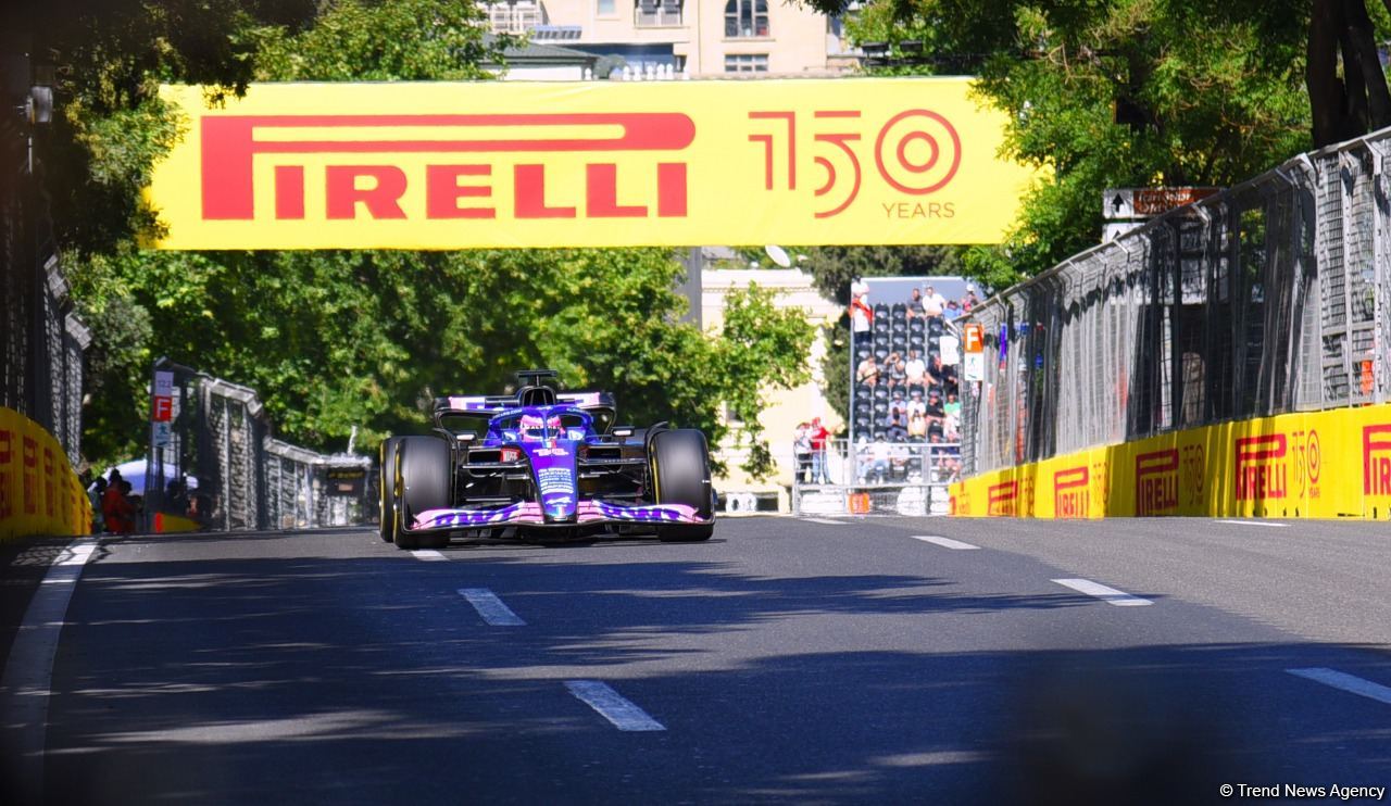 First practice session of F-1 drivers in Baku wraps up (PHOTO)