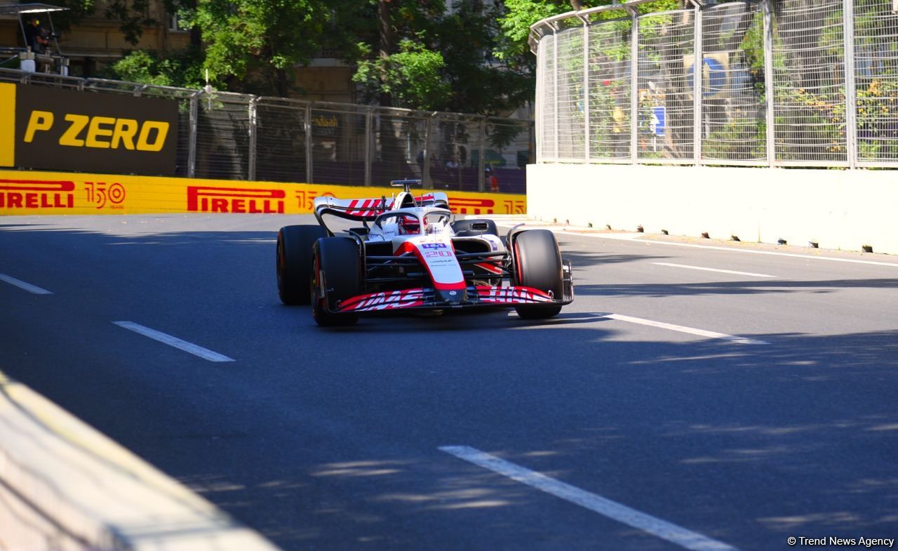 First practice session of F-1 drivers in Baku wraps up (PHOTO)