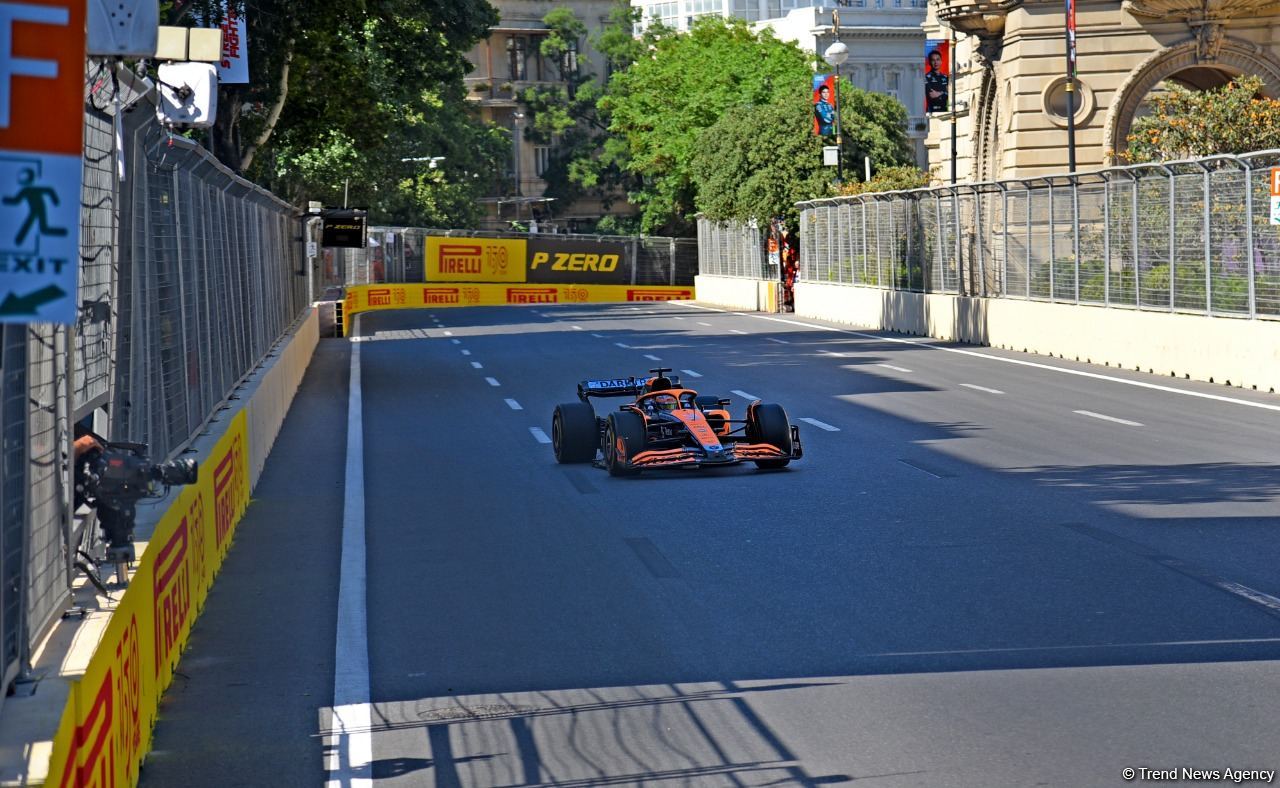First practice session of F-1 drivers in Baku wraps up (PHOTO)