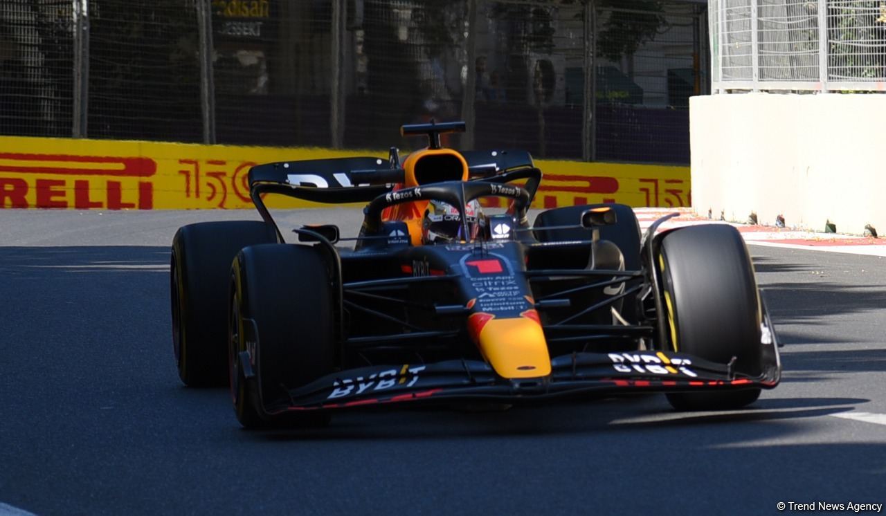 First practice session of F-1 drivers in Baku wraps up (PHOTO)