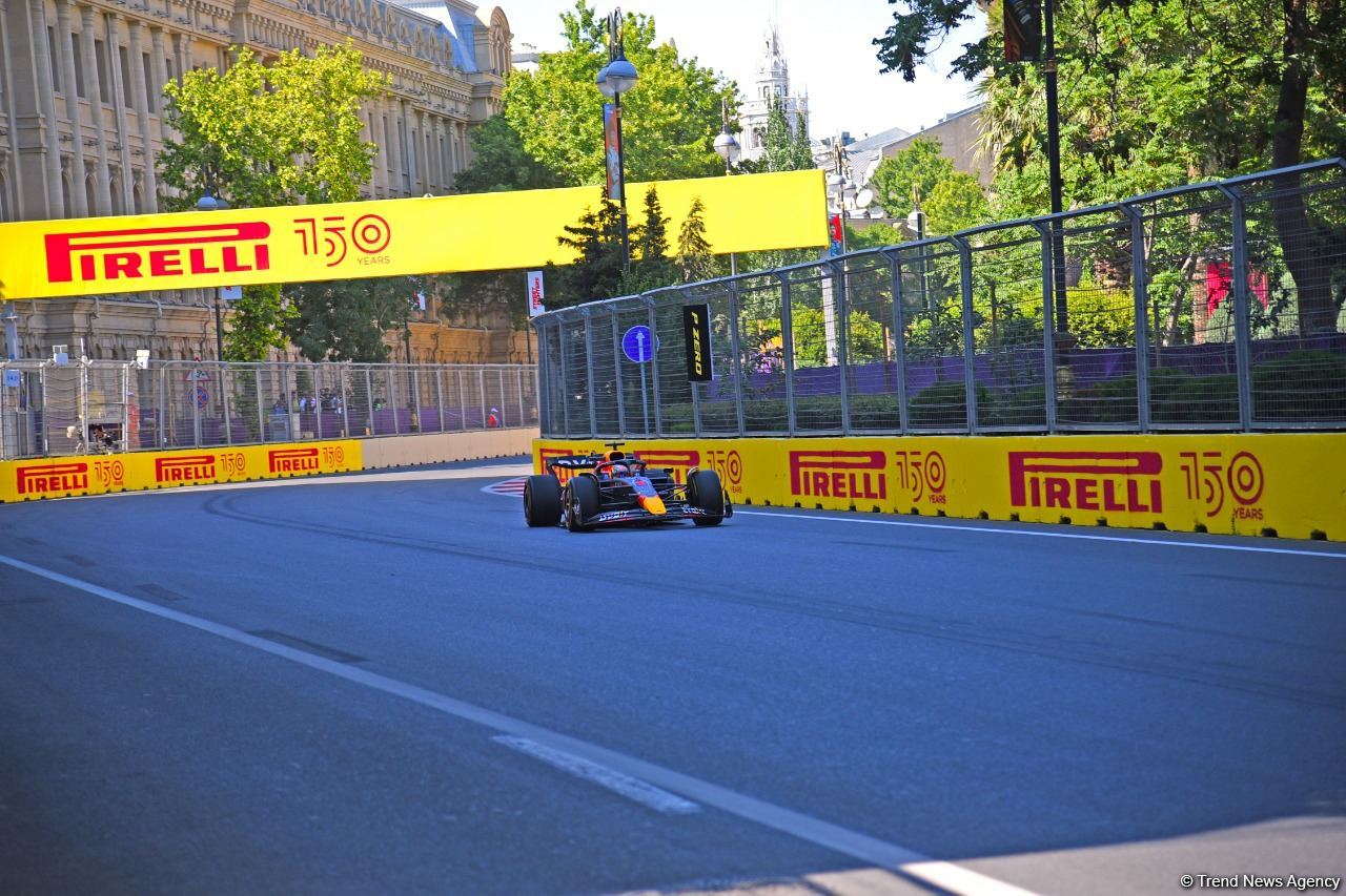First practice session of F-1 drivers in Baku wraps up (PHOTO)