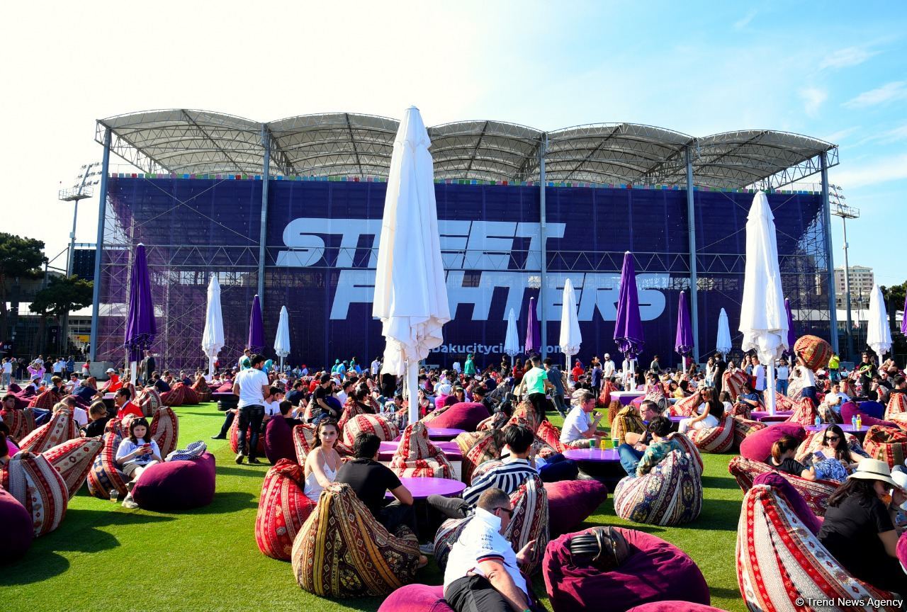 First practice session of F-1 drivers in Baku wraps up (PHOTO)