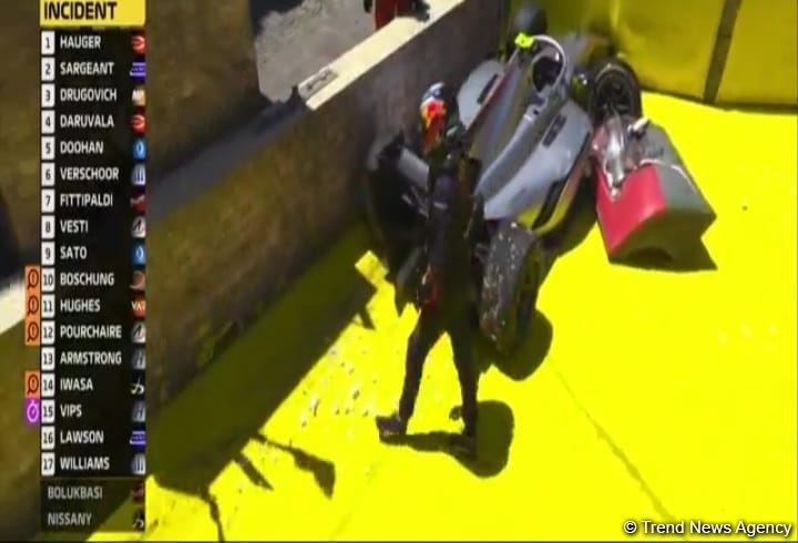 Another accident takes place within main Formula 2 race in Baku (PHOTO)