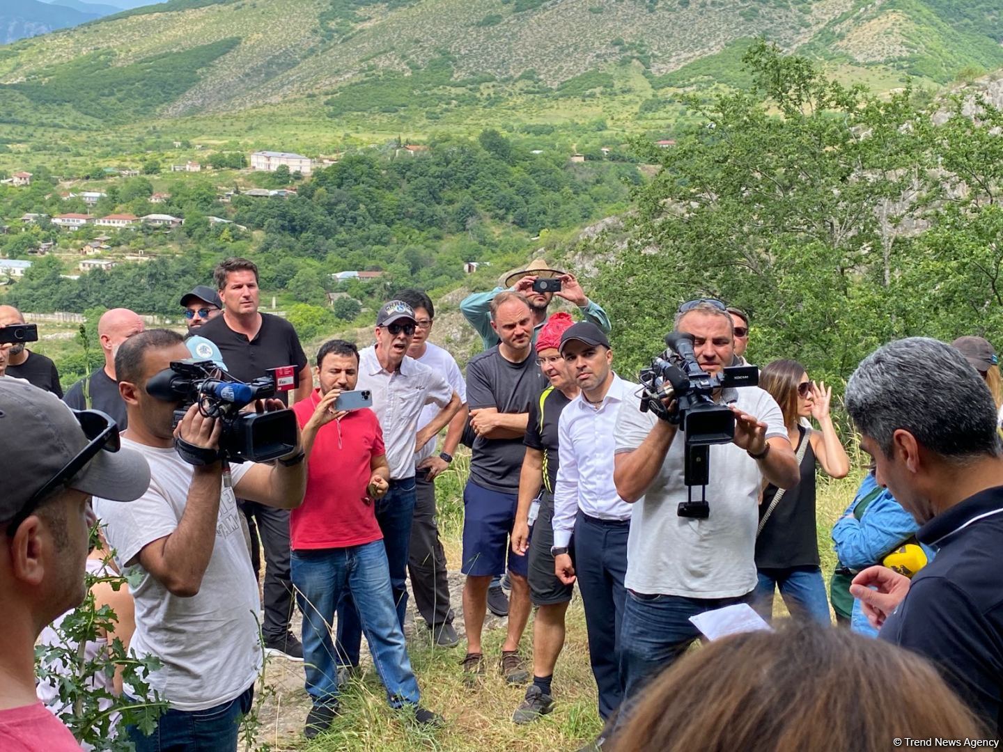 Famous foreign travelers start trip to Azerbaijan's liberated territories (PHOTO)