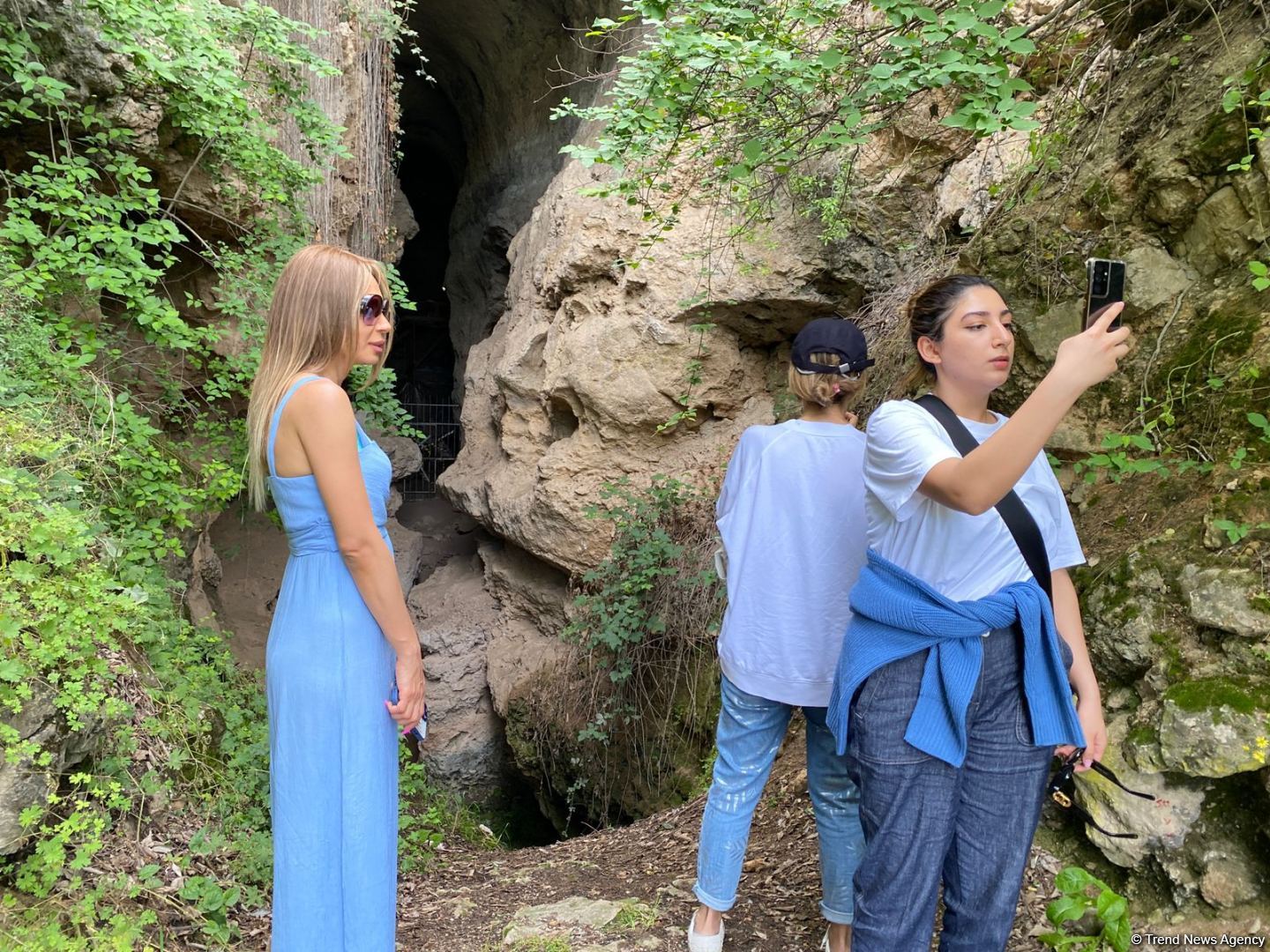 Famous foreign travelers start trip to Azerbaijan's liberated territories (PHOTO)