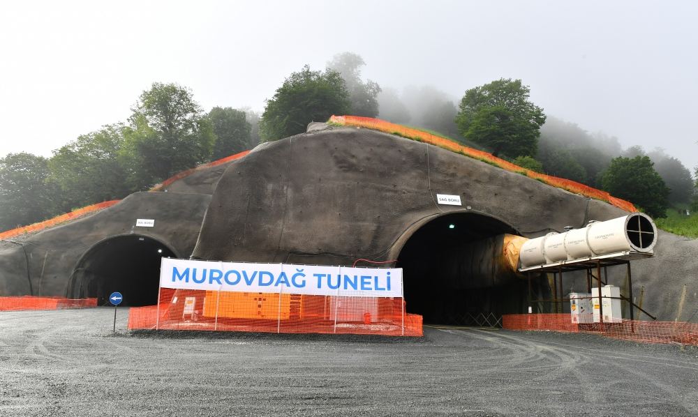 President Ilham Aliyev reviews construction of two tunnels in Goygol district (PHOTO/VIDEO)