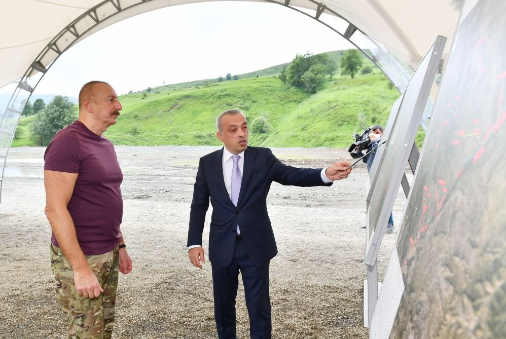 President Ilham Aliyev familiarizes himself with “Hakarichay” reservoir project in Lachin district (PHOTO/VIDEO)