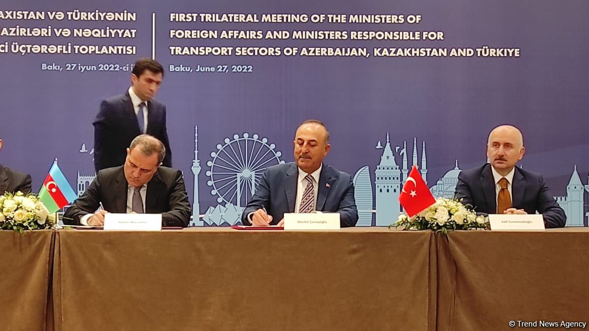 Azerbaijani, Turkish and Kazakh FMs sign co-op declaration in Baku (PHOTO)