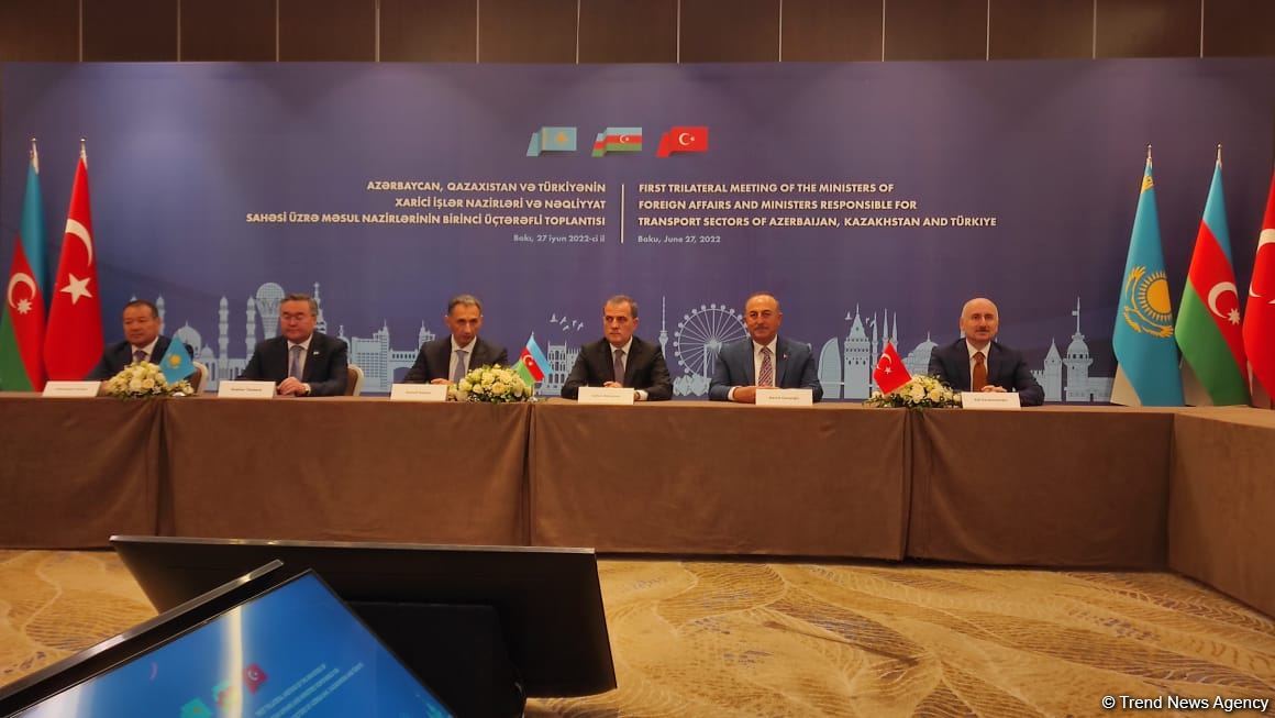 Azerbaijani, Turkish and Kazakh FMs sign co-op declaration in Baku (PHOTO)