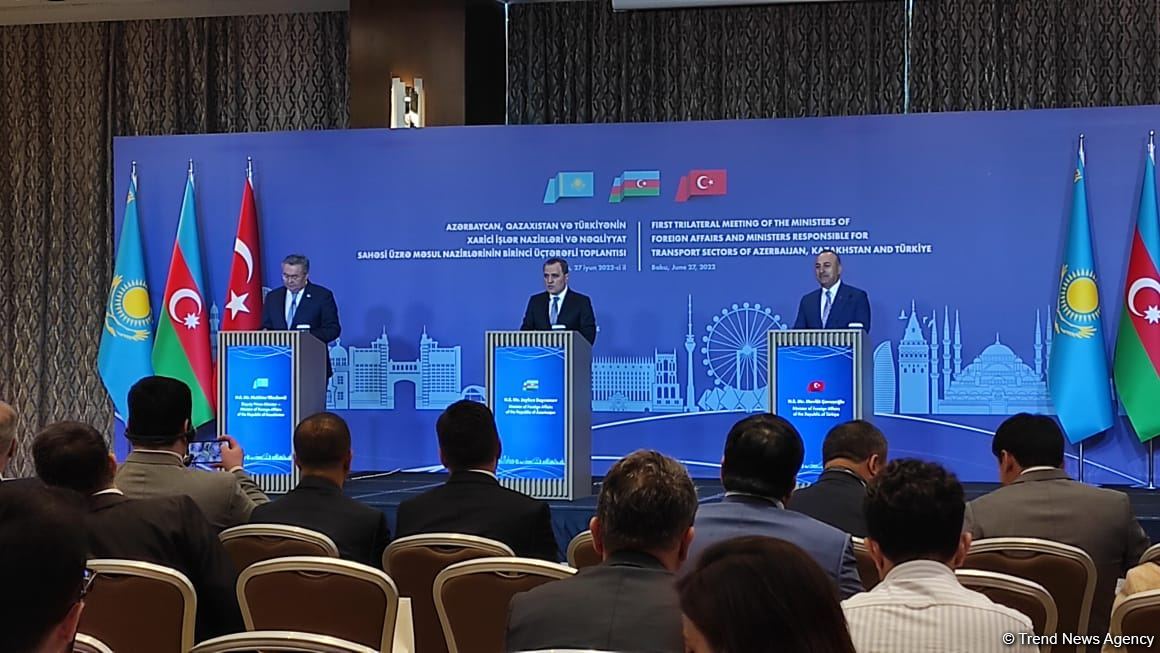 Azerbaijani FM talks plans of expansion capabilities of BTK railway corridor (PHOTO)