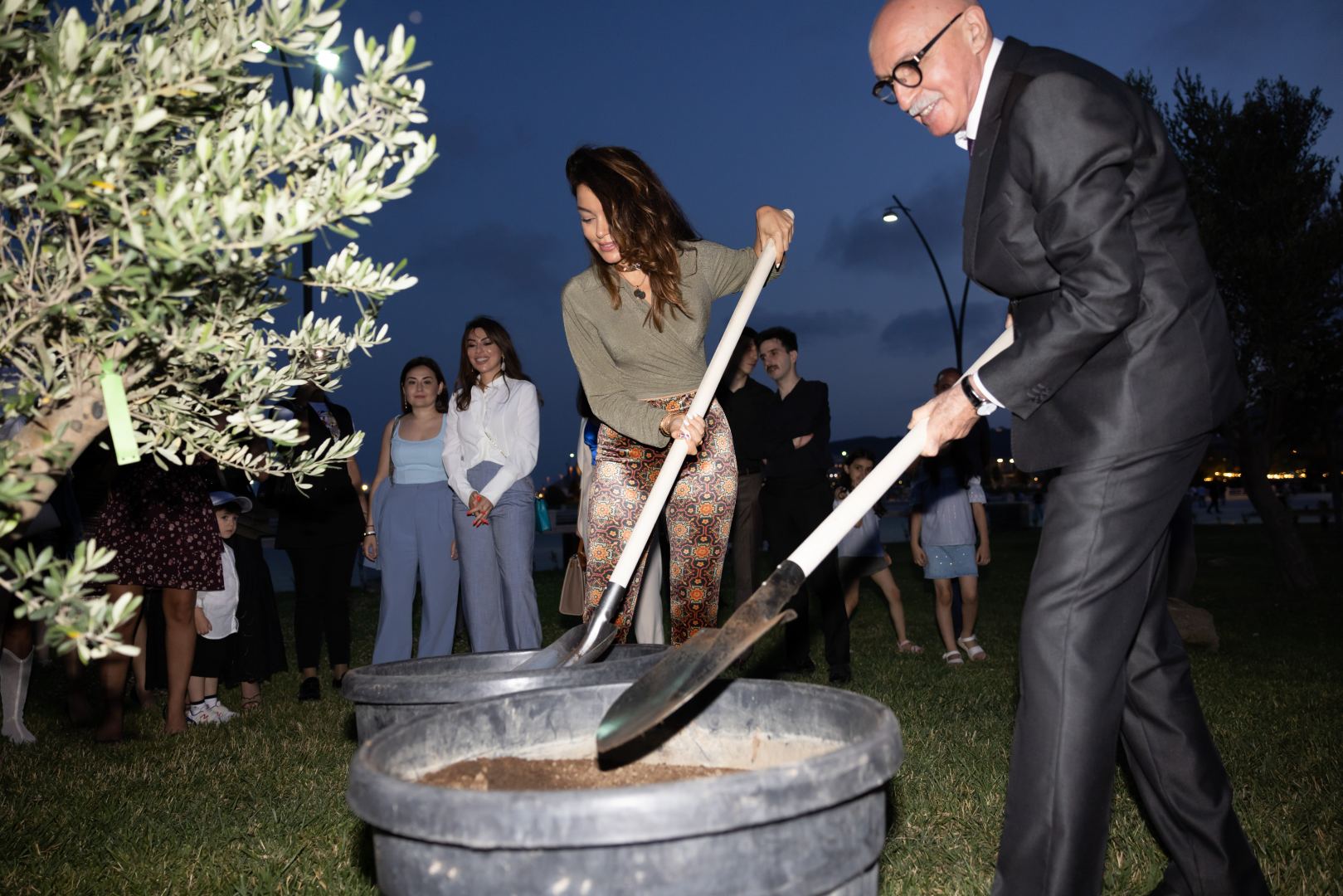 NARGIS Publishing House opens 'Planet Calling' environmental exhibition in Baku (PHOTO/VIDEO)