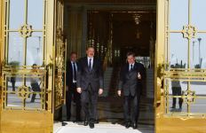 President Ilham Aliyev arrives in Turkmenistan for visit (PHOTO/VIDEO)