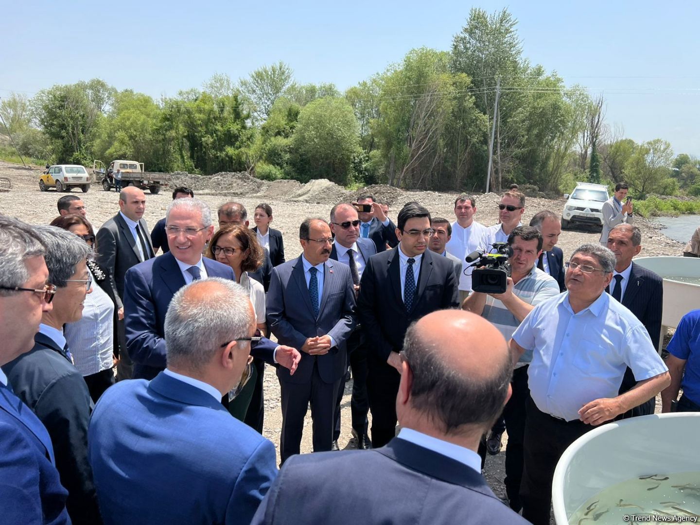 Tiny brook trout fishes released into Hakari river in Azerbaijan's Zangilan (PHOTO)