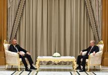 President Ilham Aliyev meets with President of Russia Vladimir Putin in Ashgabat (PHOTO/VIDEO)