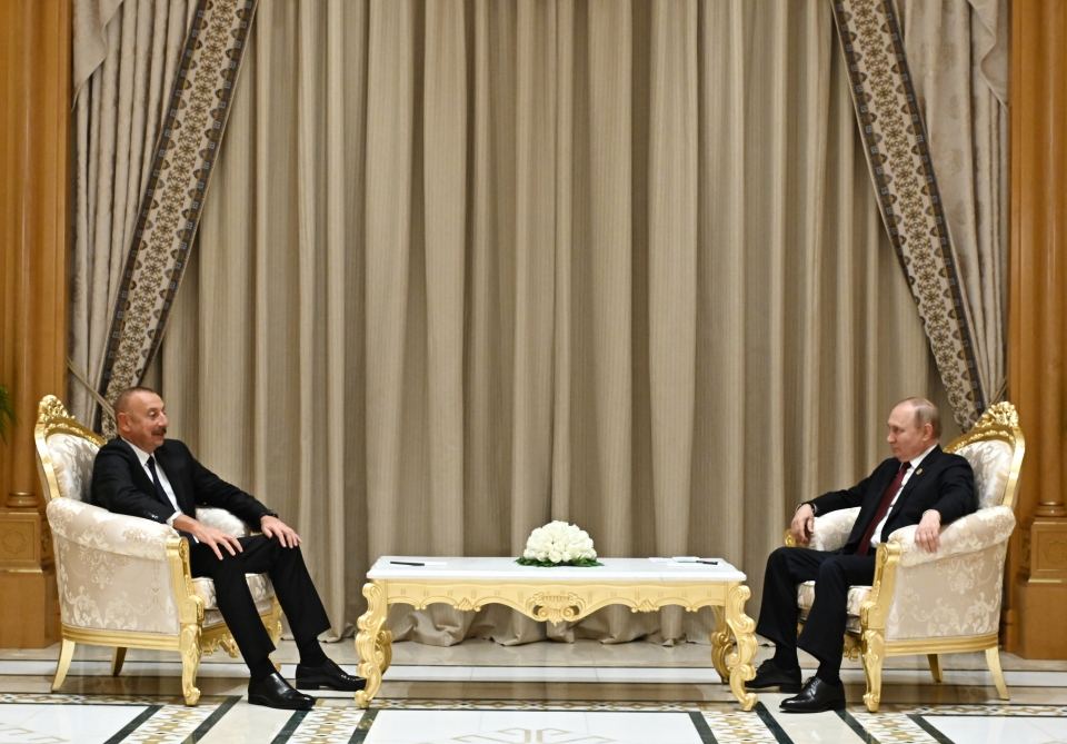 President Ilham Aliyev meets with President of Russia Vladimir Putin in Ashgabat (PHOTO/VIDEO)