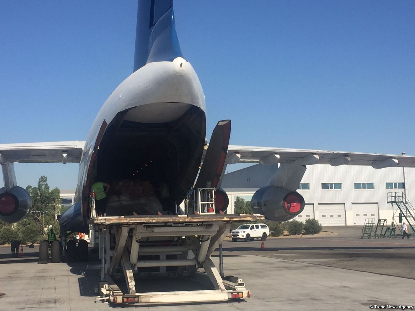 Azerbaijan's Sumgayit sends humanitarian aid to Ukraine (PHOTO)