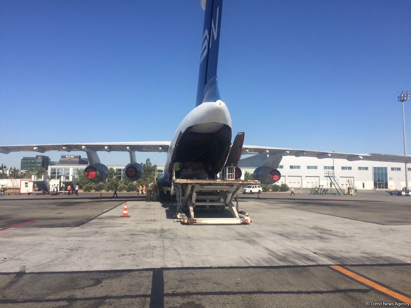 Azerbaijan's Sumgayit sends humanitarian aid to Ukraine (PHOTO)
