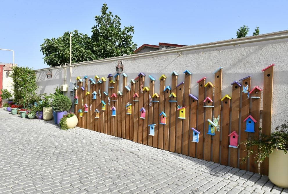 President Ilham Aliyev views landscaping work carried out in Baku's Ramana settlement (PHOTO/VIDEO)