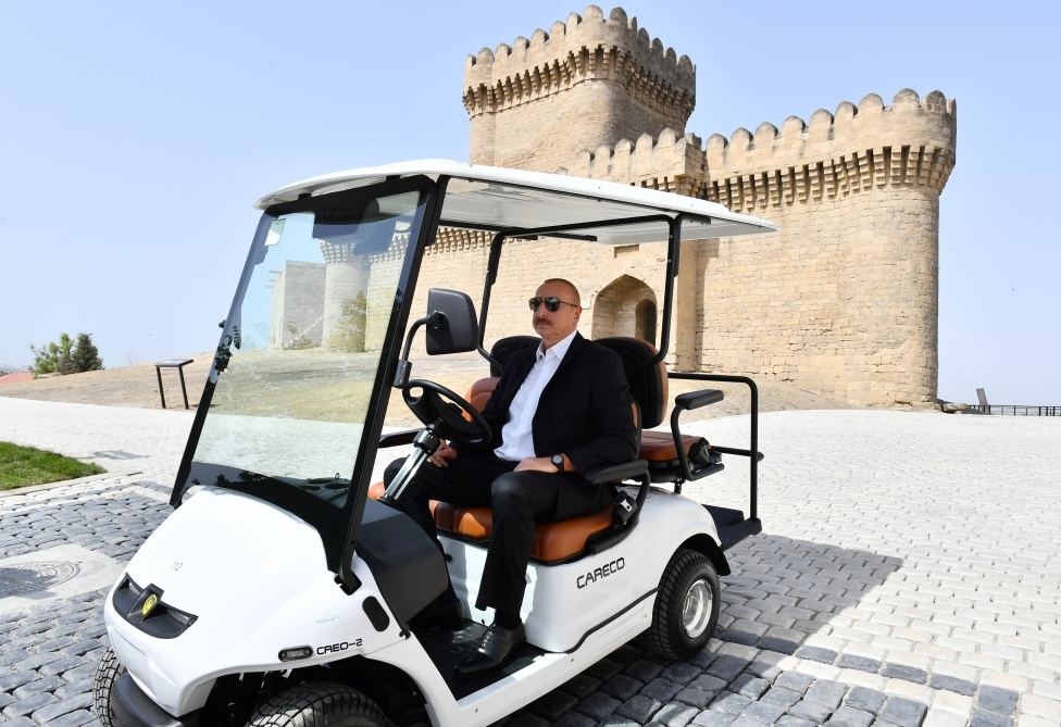 President Ilham Aliyev views landscaping work carried out in Baku's Ramana settlement (PHOTO/VIDEO)