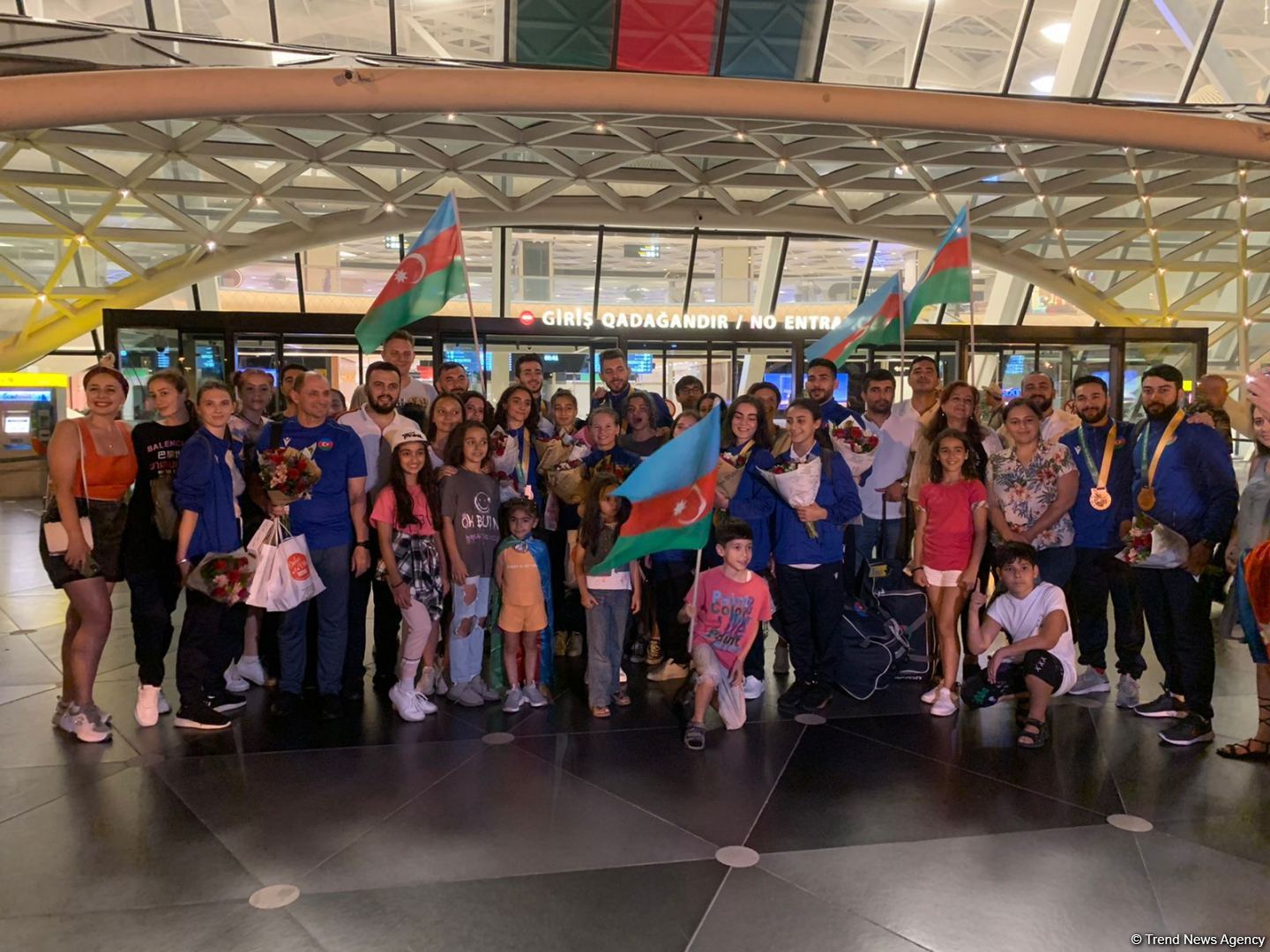 Azerbaijani gymnasts return from US with bronze medal