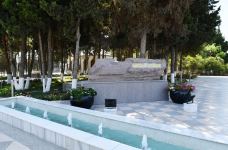 President Ilham Aliyev gets acquainted with repair and reconstruction works in Alley of Martyrs in Sumgayit (PHOTO/VIDEO)