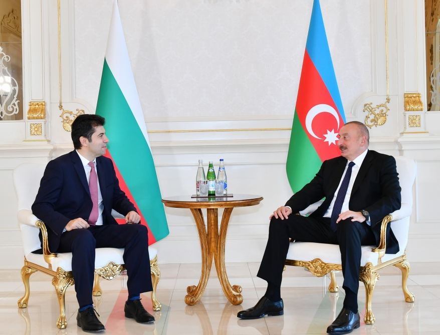 President Ilham Aliyev, Prime Minister of Bulgaria Kiril Petkov hold one-on-one meeting (PHOTO/VIDEO)