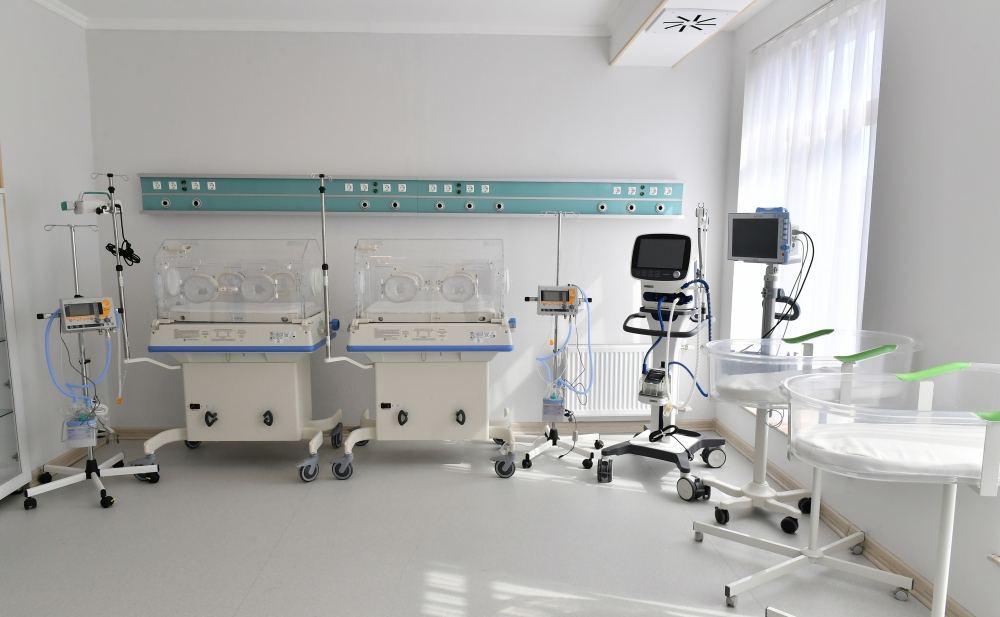 President Ilham Aliyev and First Lady Mehriban Aliyeva view conditions created at maternity hospital No 2 in Bakikhanov district of Baku after major overhaul (PHOTO/VIDEO)