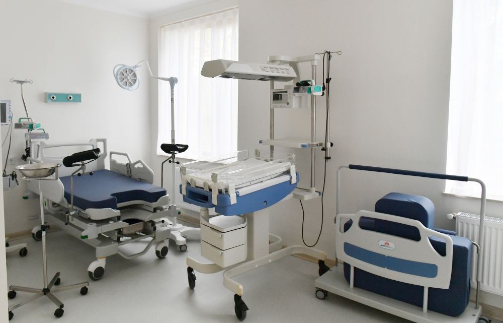 President Ilham Aliyev and First Lady Mehriban Aliyeva view conditions created at maternity hospital No 2 in Bakikhanov district of Baku after major overhaul (PHOTO/VIDEO)