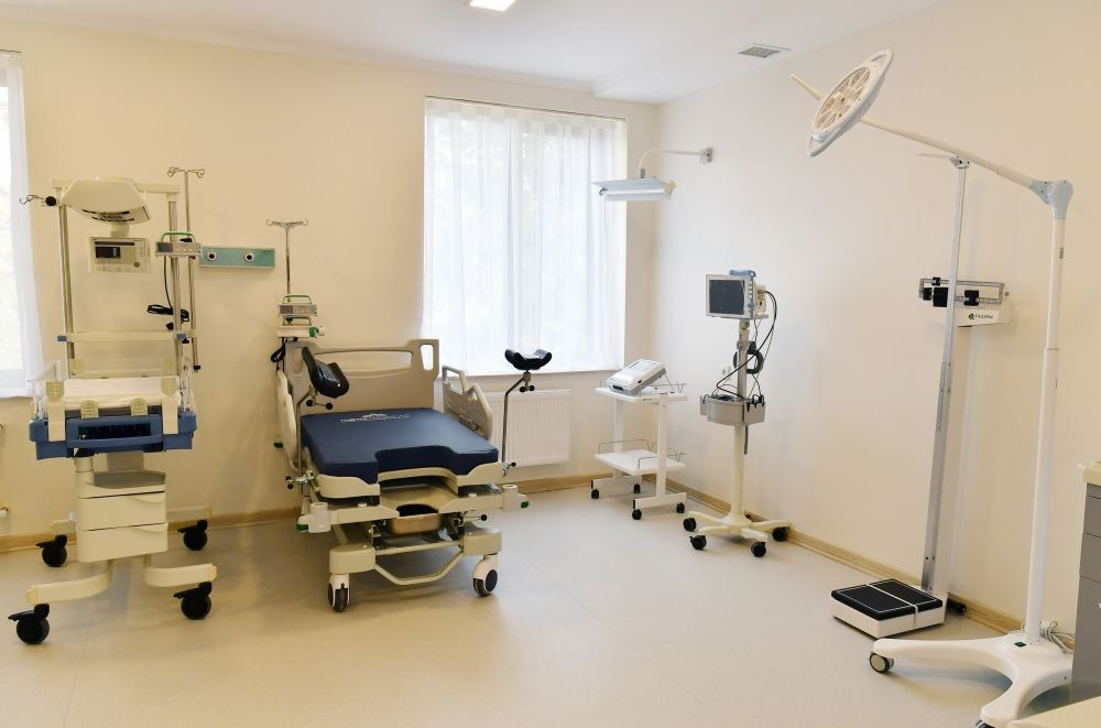 President Ilham Aliyev and First Lady Mehriban Aliyeva view conditions created at maternity hospital No 2 in Bakikhanov district of Baku after major overhaul (PHOTO/VIDEO)