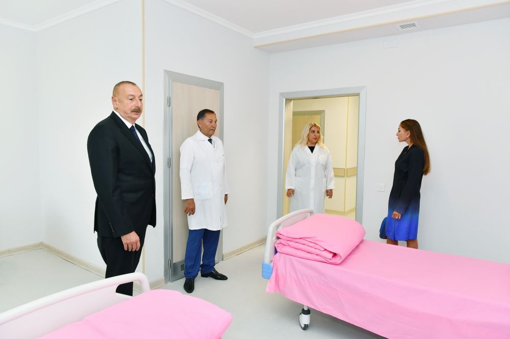 President Ilham Aliyev and First Lady Mehriban Aliyeva view conditions created at maternity hospital No 2 in Bakikhanov district of Baku after major overhaul (PHOTO/VIDEO)