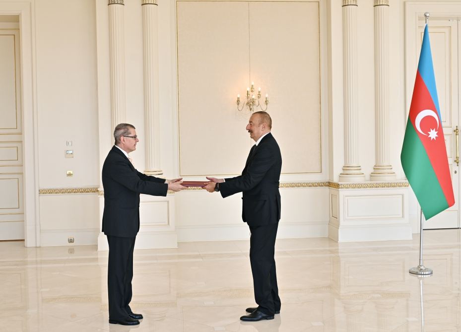 President Ilham Aliyev receives credentials of incoming ambassador of Austria (PHOTO/VIDEO)