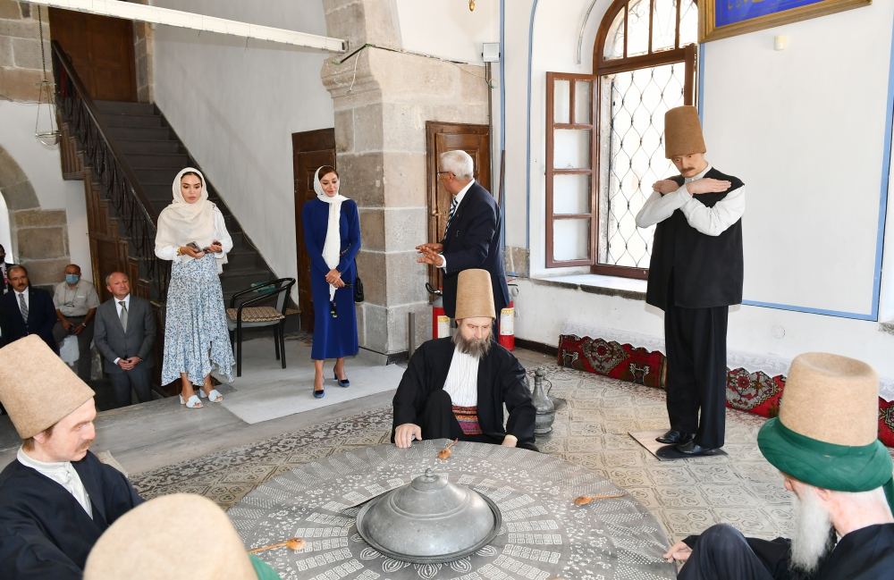 First VP Mehriban Aliyeva, Heydar Aliyev Foundation's VP Leyla Aliyeva visit Mevlana Museum in Konya (PHOTO/VIDEO)