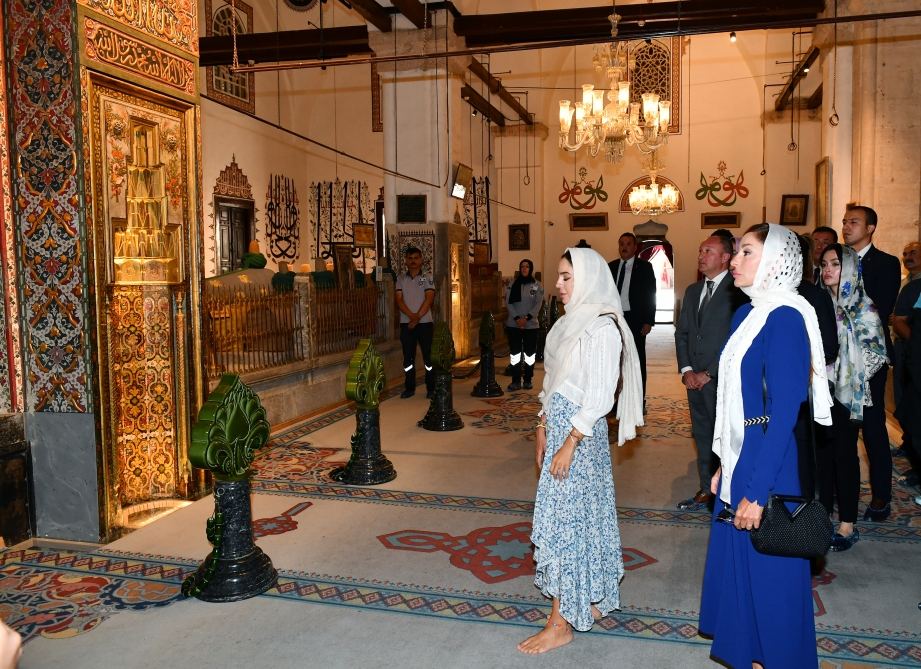 First VP Mehriban Aliyeva, Heydar Aliyev Foundation's VP Leyla Aliyeva visit Mevlana Museum in Konya (PHOTO/VIDEO)