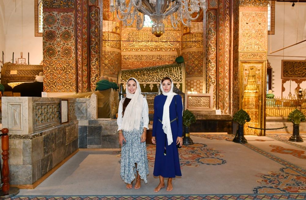 First VP Mehriban Aliyeva, Heydar Aliyev Foundation's VP Leyla Aliyeva visit Mevlana Museum in Konya (PHOTO/VIDEO)