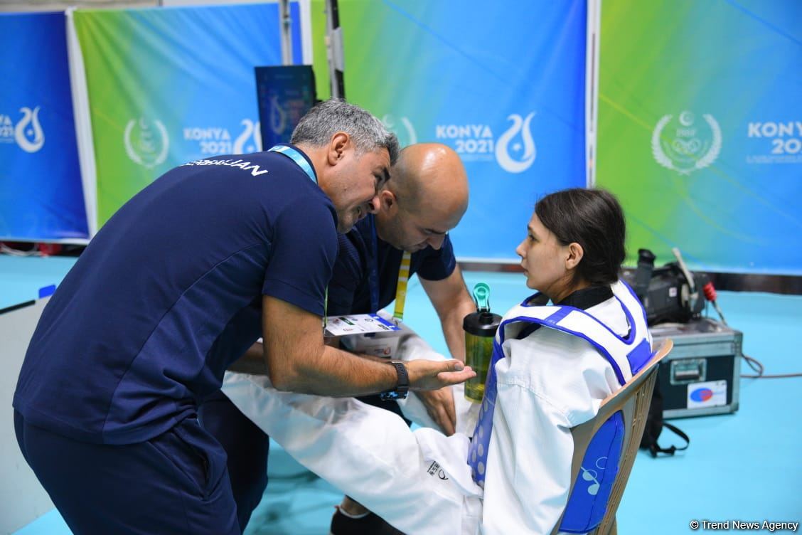 Azerbaijani taekwondo fighter enters next round of Islamic Solidarity Games after win (PHOTO/VIDEO)