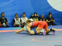 Azerbaijani female freestyle wrestler receives gold medal at V Islamic Solidarity Games (PHOTO)