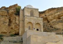 President Ilham Aliyev, First Lady Mehriban Aliyeva view reconstruction works carried out in “Diri Baba” tomb in Gobustan district (PHOTO/VIDEO)
