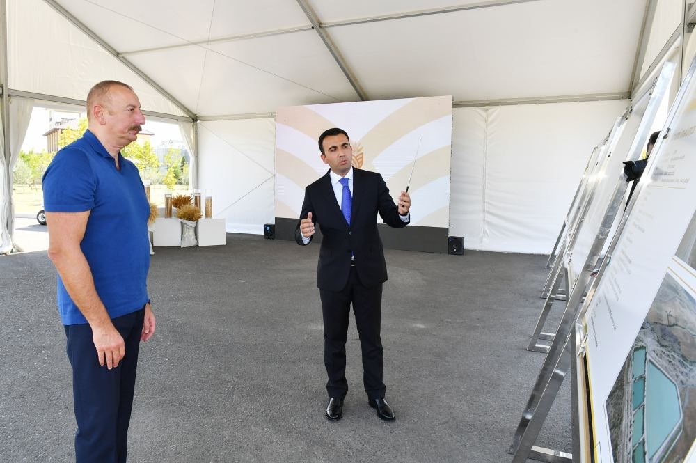 President Ilham Aliyev gets acquainted with activities of “Aghsu Agropark” (PHOTO/VIDEO)