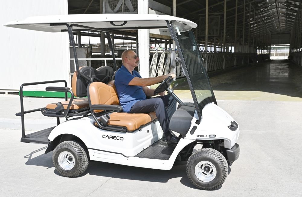 President Ilham Aliyev gets acquainted with activities of “Aghsu Agropark” (PHOTO/VIDEO)