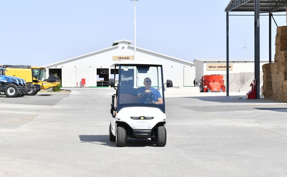 President Ilham Aliyev gets acquainted with activities of “Aghsu Agropark” (PHOTO/VIDEO)