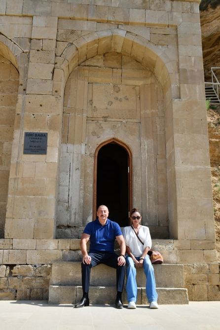 President Ilham Aliyev, First Lady Mehriban Aliyeva view reconstruction works carried out in “Diri Baba” tomb in Gobustan district (PHOTO/VIDEO)
