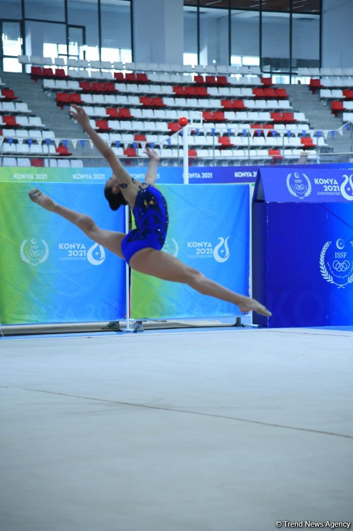 Azerbaijani gymnast Zohra Agamirova wins silver in hoop exercise (PHOTO)