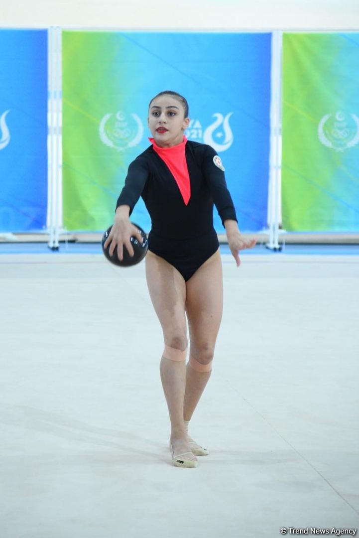 Zohra Agamirova wins bronze in ball exercise (PHOTO)